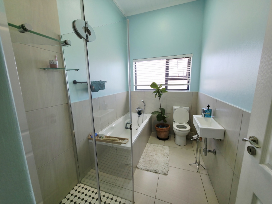 3 Bedroom Property for Sale in Uitsig Western Cape